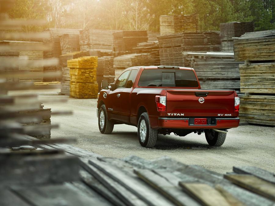  Nissan Titan SV King Cab 2017 года  (фото 14 из 18)